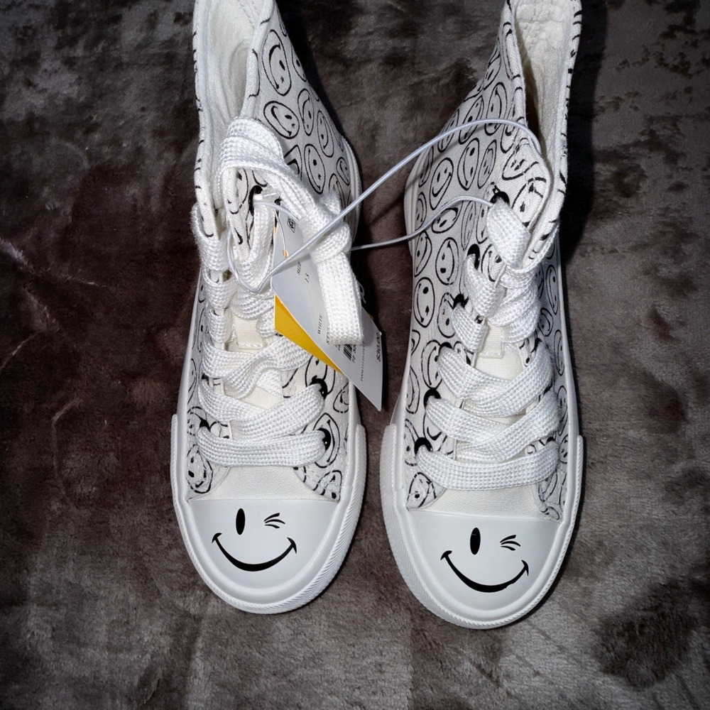 Joe Boxer High Top Sneakers Kids Size 13‎ White NEW Smiley Face Platform